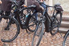 Le+biciclette+elettriche+in+piazza+Municipio